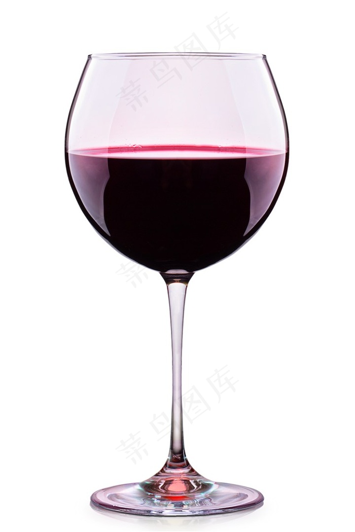 装有暗红色红酒的玻璃杯