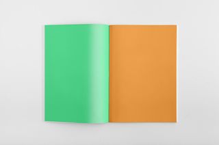 简约书籍画册样机设计