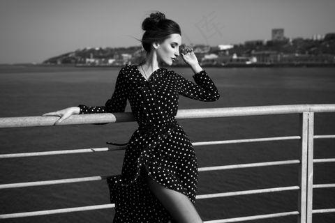 美女gogo艺术人体摄影