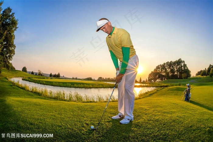 打高尔夫高清图