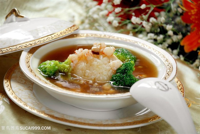 中华美食香菇瑶柱扣饭实拍摄影图