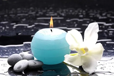 水疗蜡烛白色花朵石头 水疗蜡烛白色花朵石头