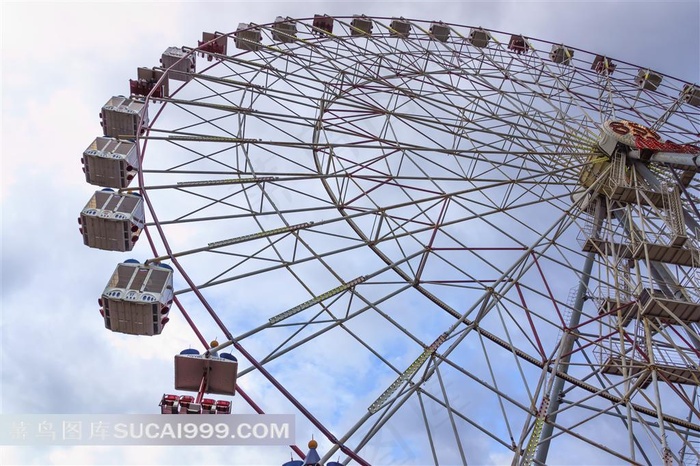 游乐场的大观览车