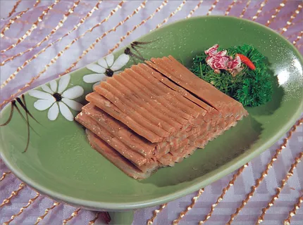 0806l-667水晶蕨麻猪