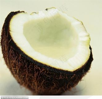 切开成心型状的椰子