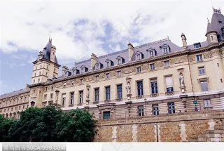 古堡 树木 白云