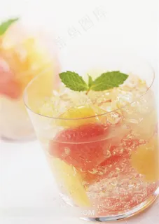 水果茶加冰高清图片