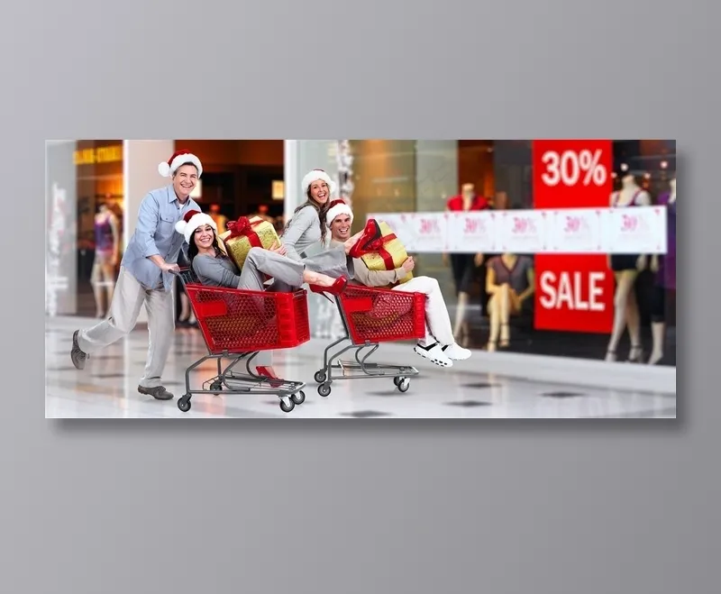 圣诞节礼物与购物车摄影图片