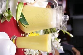   菠萝汁  