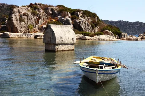 美丽的岛屿船舶景色高清摄影图