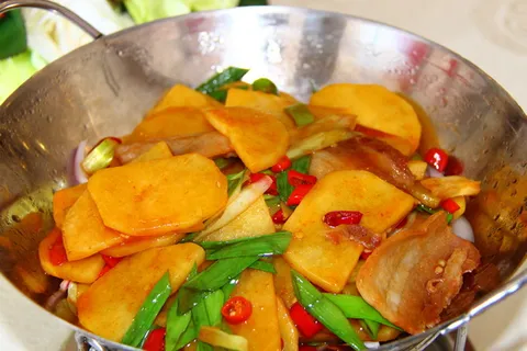 美味的家常干锅土豆片图片-第3张 美味的家常干锅土豆片图片-第3张