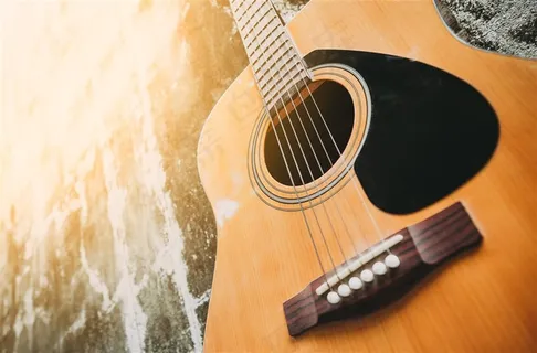 橘黄色吉他高清图