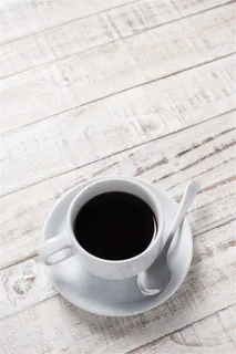 白色杯子装的咖啡 白色杯子装的咖啡