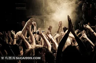 夜店跳舞唱歌手势拍手剪影高清图片