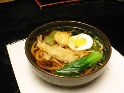  锅烧海鲜乌冬面 