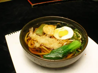  锅烧海鲜乌冬面 