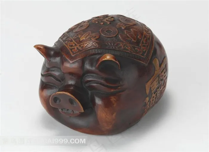 精美的木雕发财猪素材