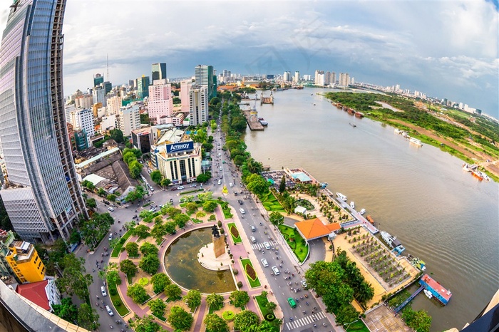 江边的城市建筑物鸟瞰摄影高清图片