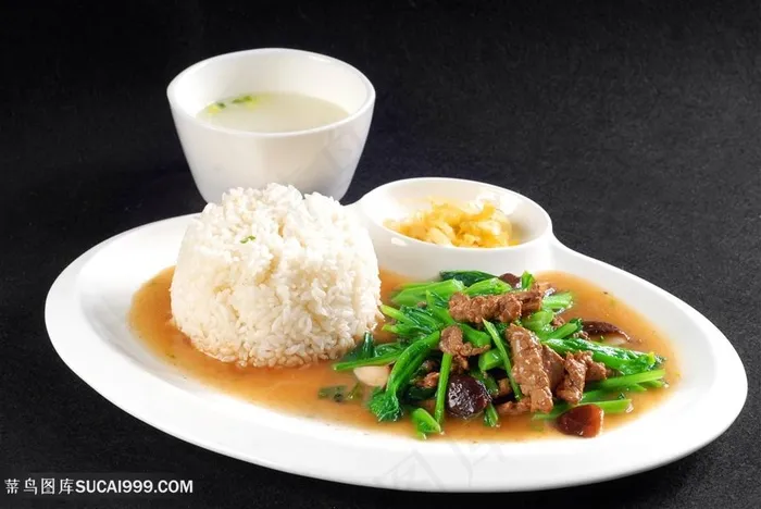 中华美食饭菜远牛肉饭实拍摄影图