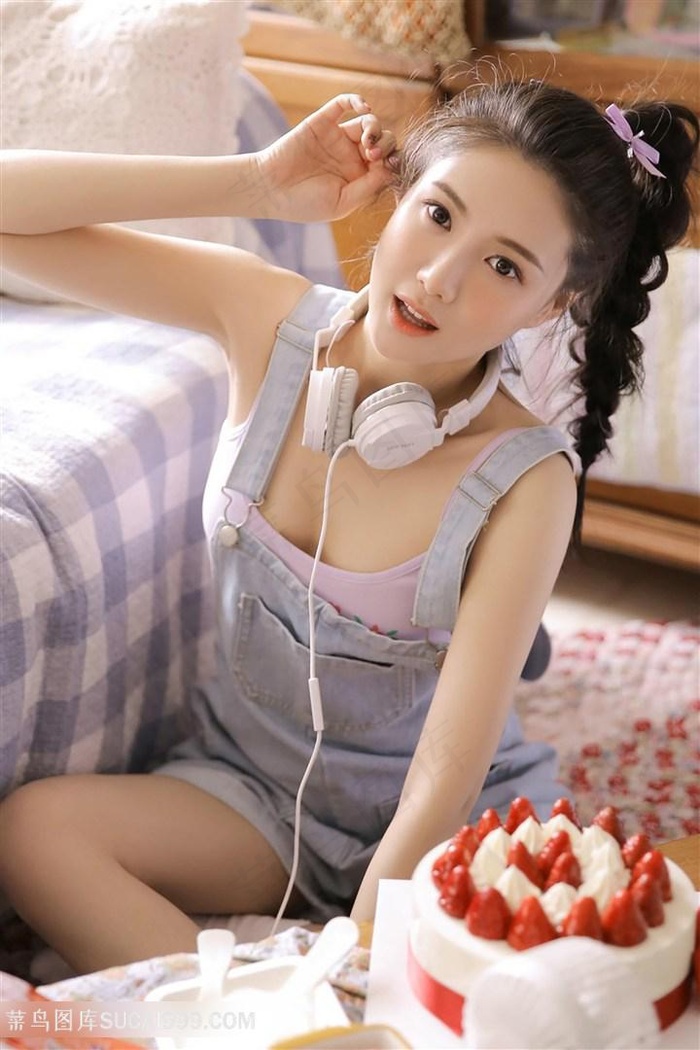 听音乐的高清美女图片