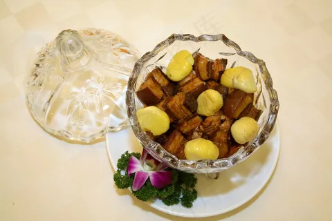 板栗红烧肉 36元/例  板栗红烧肉 36元/例