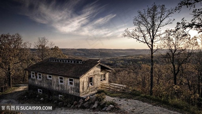 山峦草地木屋壁纸