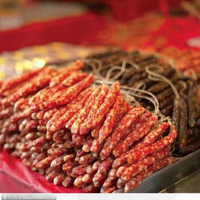 成堆的美味熏香肠