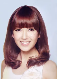 内扣梨花头发型图片 内扣梨花头发型图片