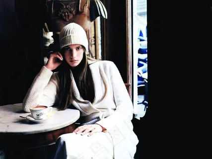 忧郁美女图片 忧郁美女图片