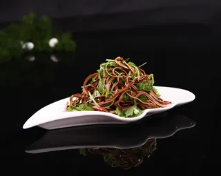 三叶香拌黑豆丝