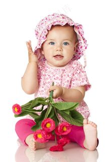 拿着花朵的可爱宝宝