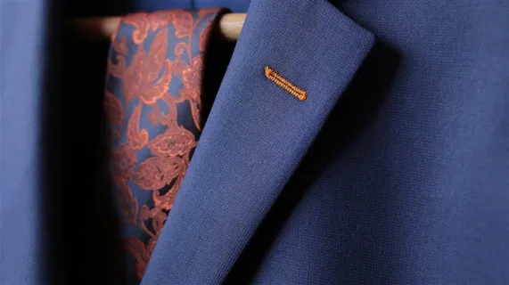 穿西装的商务男士高清图