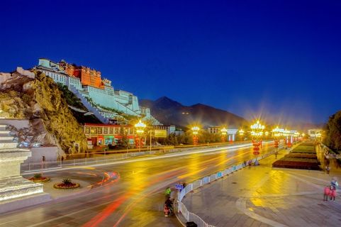 西藏布达拉宫夜景素材图片