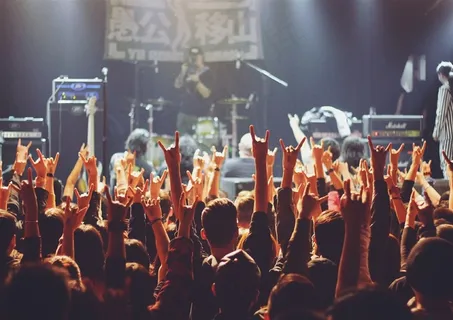 夜店狂欢人群剪影 夜店狂欢人群剪影