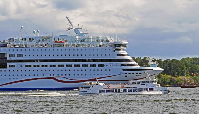 深海大型游轮图片