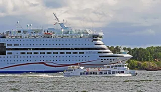 深海大型游轮图片