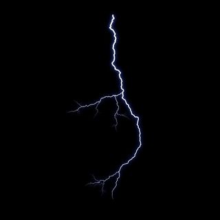 天上交织的闪电