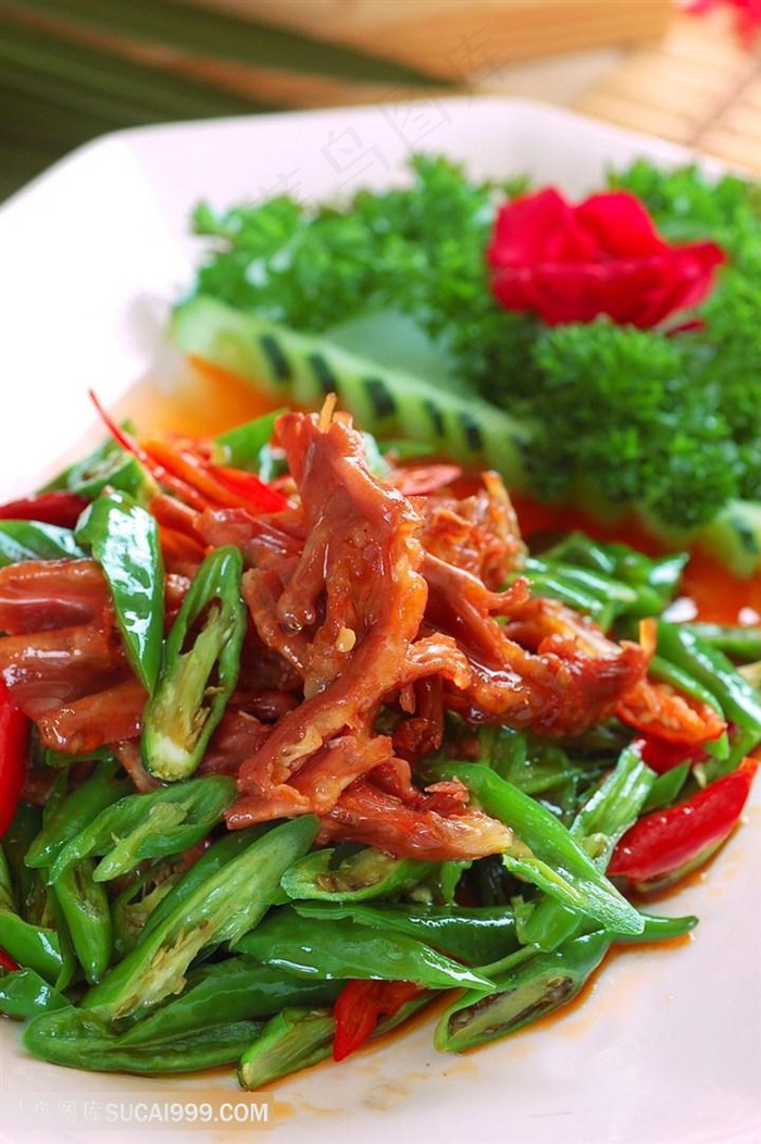 美极尖椒爆鸭掌中华美食摄影图