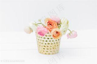 清新淡雅竹篮插花图片