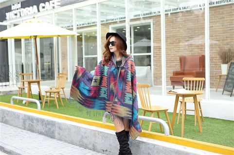 户外丝巾女模特精美特写