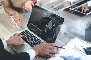 正在工作的工作人员高清图片素材