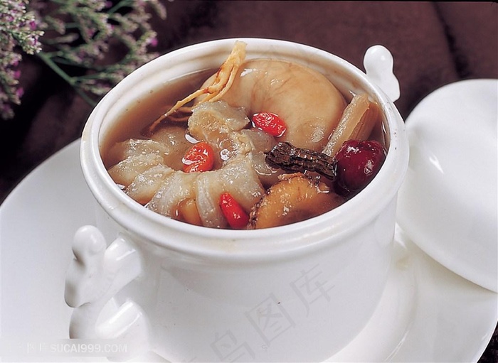 滋补炖三宝的美食图片