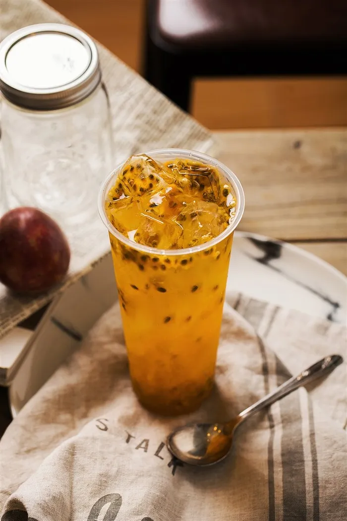 蜂蜜百香果冷饮饮品图片