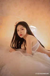 年轻漂亮的女孩慕可白色蕾丝内衣*图片 年轻漂亮的女孩慕可白色蕾丝内衣*图片