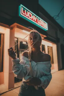 午夜美女人体模特图片 午夜美女人体模特图片