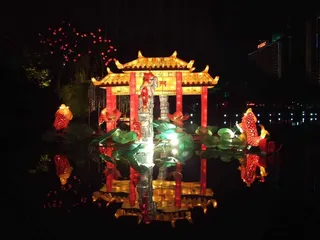 夜晚红灯笼效果图