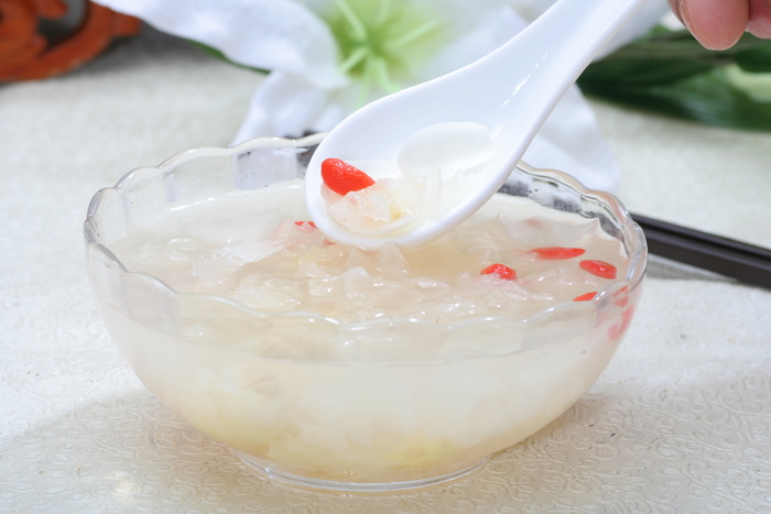 冰爽银耳莲子羹 (7)