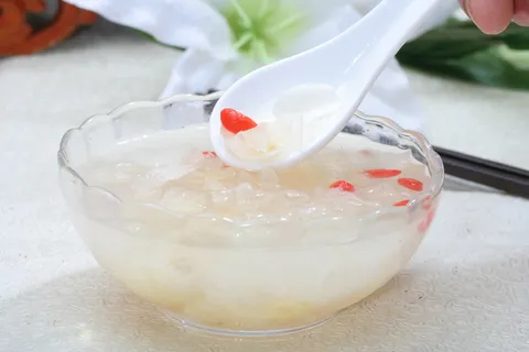 冰爽银耳莲子羹 (7)