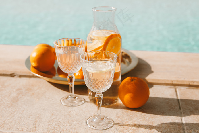 美味夏天清凉果汁饮品摄影照片