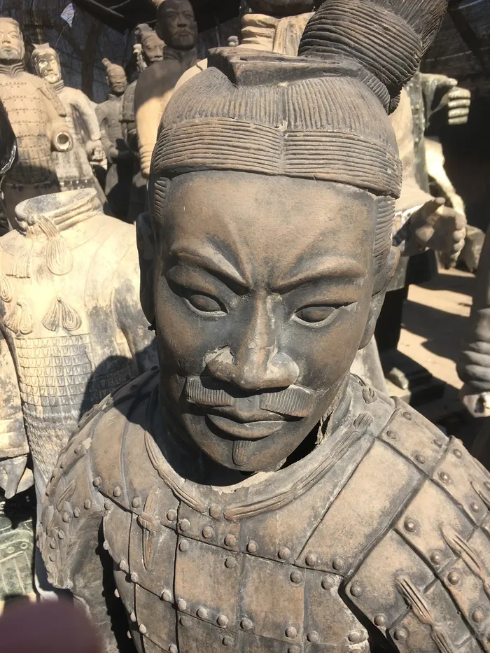 秦兵马俑雕像图片